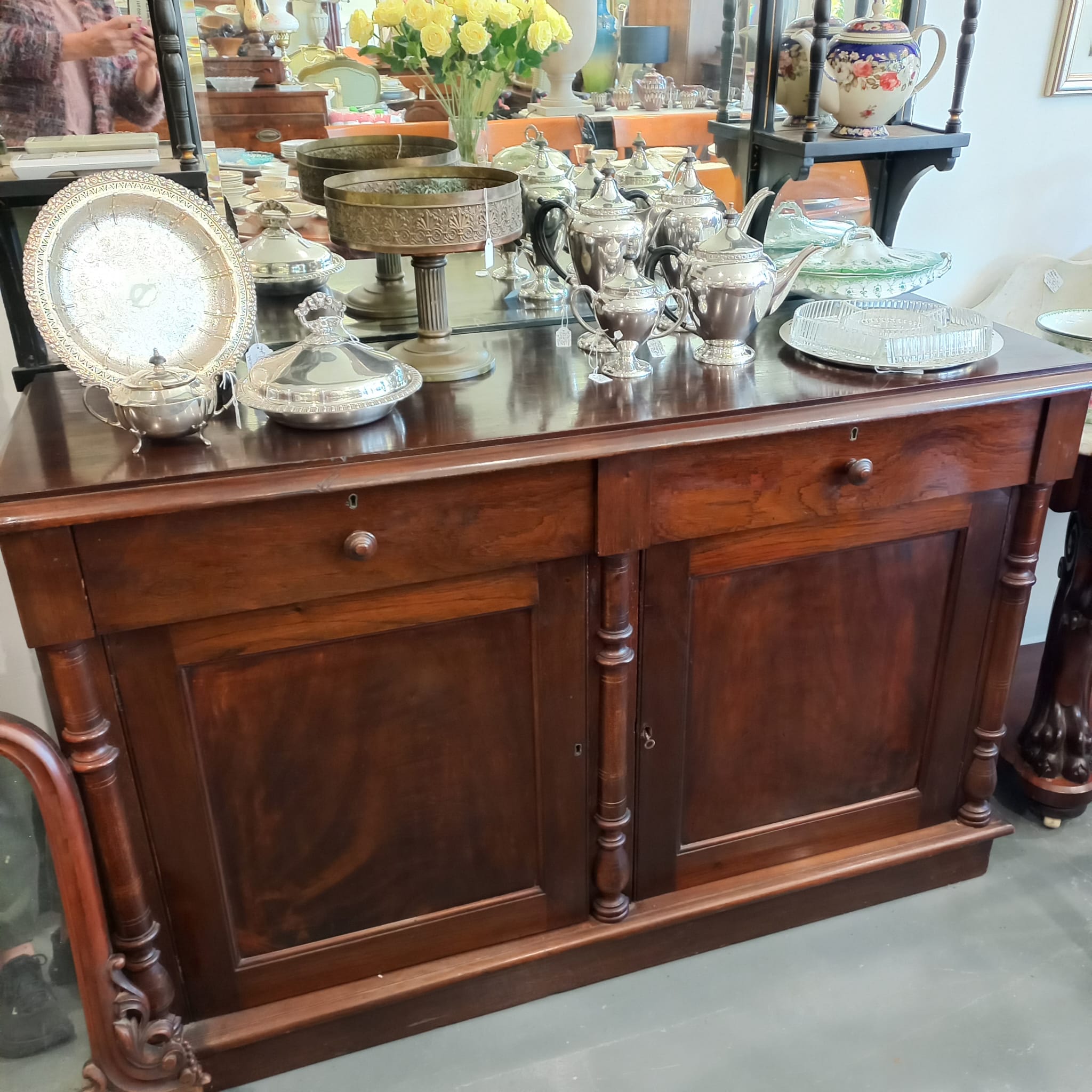 The main image for this shop item